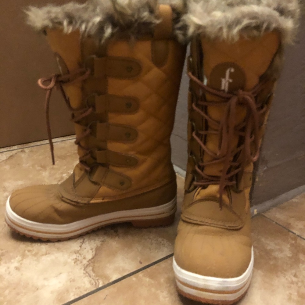 Boots - Picture 2 of 4